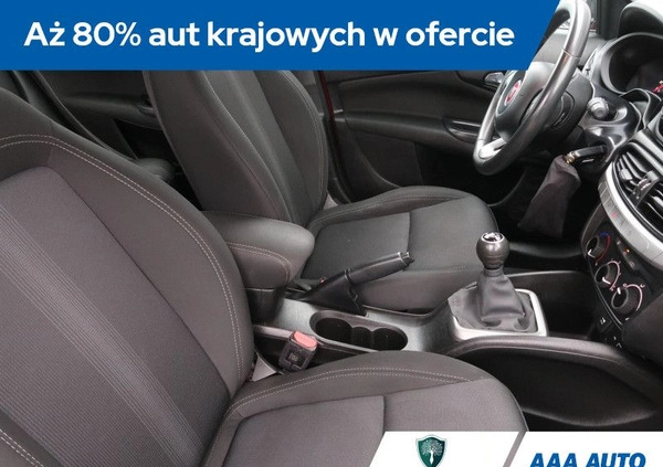 Fiat Tipo cena 41501 przebieg: 128674, rok produkcji 2018 z Skoki małe 232